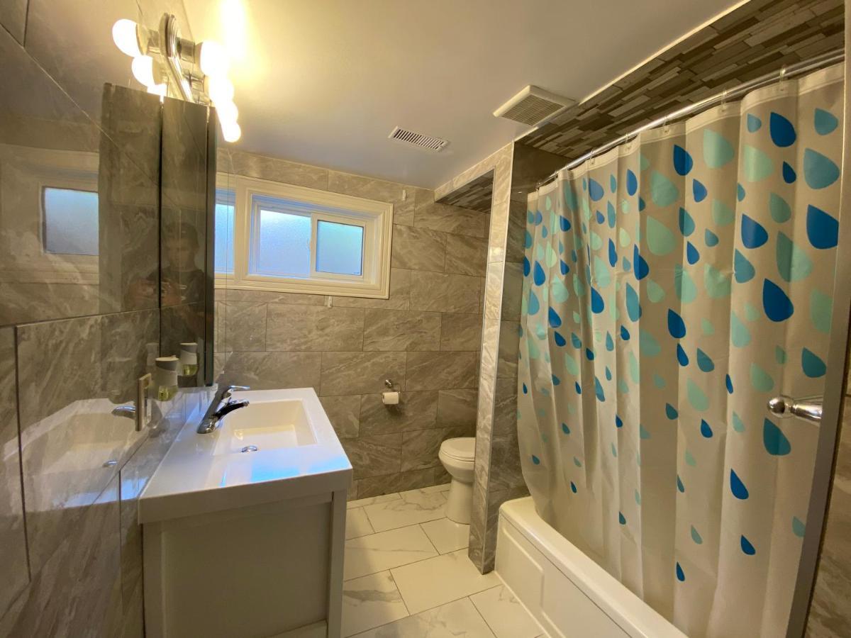 Yonge And Finch Subway !U Spacious & Cozy Private Bdr With Shared Bathroom โตรอนโต ภายนอก รูปภาพ