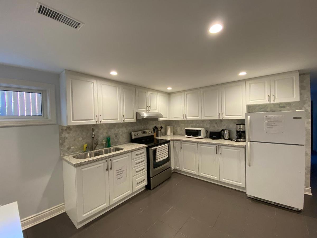 Yonge And Finch Subway !U Spacious & Cozy Private Bdr With Shared Bathroom โตรอนโต ภายนอก รูปภาพ