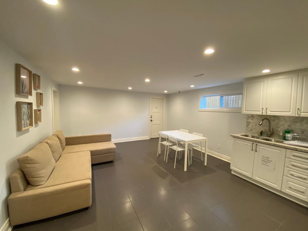 Yonge And Finch Subway !U Spacious & Cozy Private Bdr With Shared Bathroom โตรอนโต ภายนอก รูปภาพ