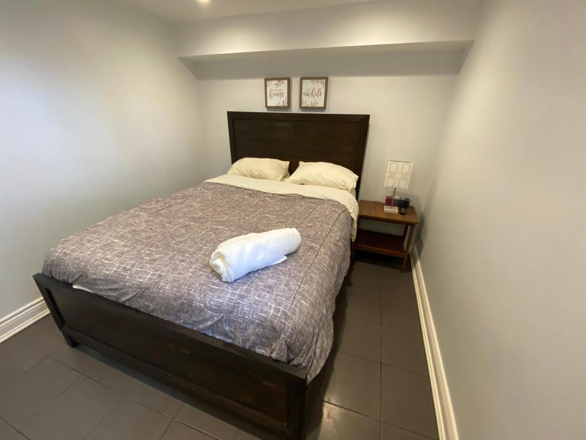 Yonge And Finch Subway !U Spacious & Cozy Private Bdr With Shared Bathroom โตรอนโต ภายนอก รูปภาพ