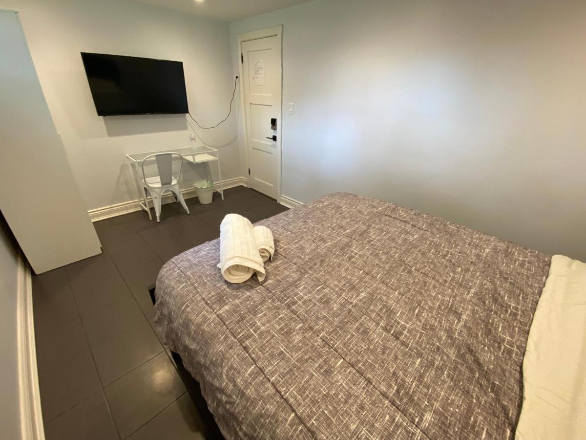 Yonge And Finch Subway !U Spacious & Cozy Private Bdr With Shared Bathroom โตรอนโต ภายนอก รูปภาพ